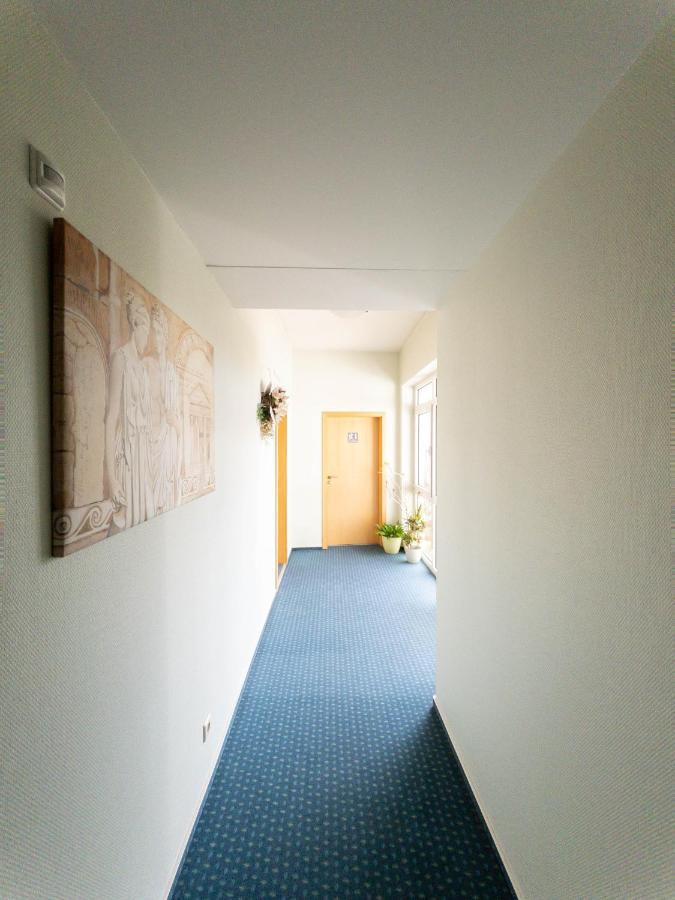 אולם Hotel Am Roemerplatz מראה חיצוני תמונה