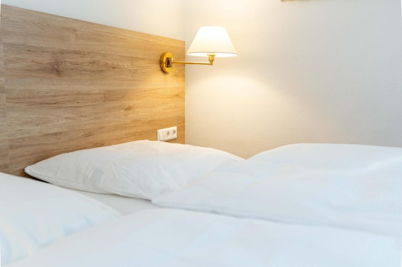 אולם Hotel Am Roemerplatz מראה חיצוני תמונה