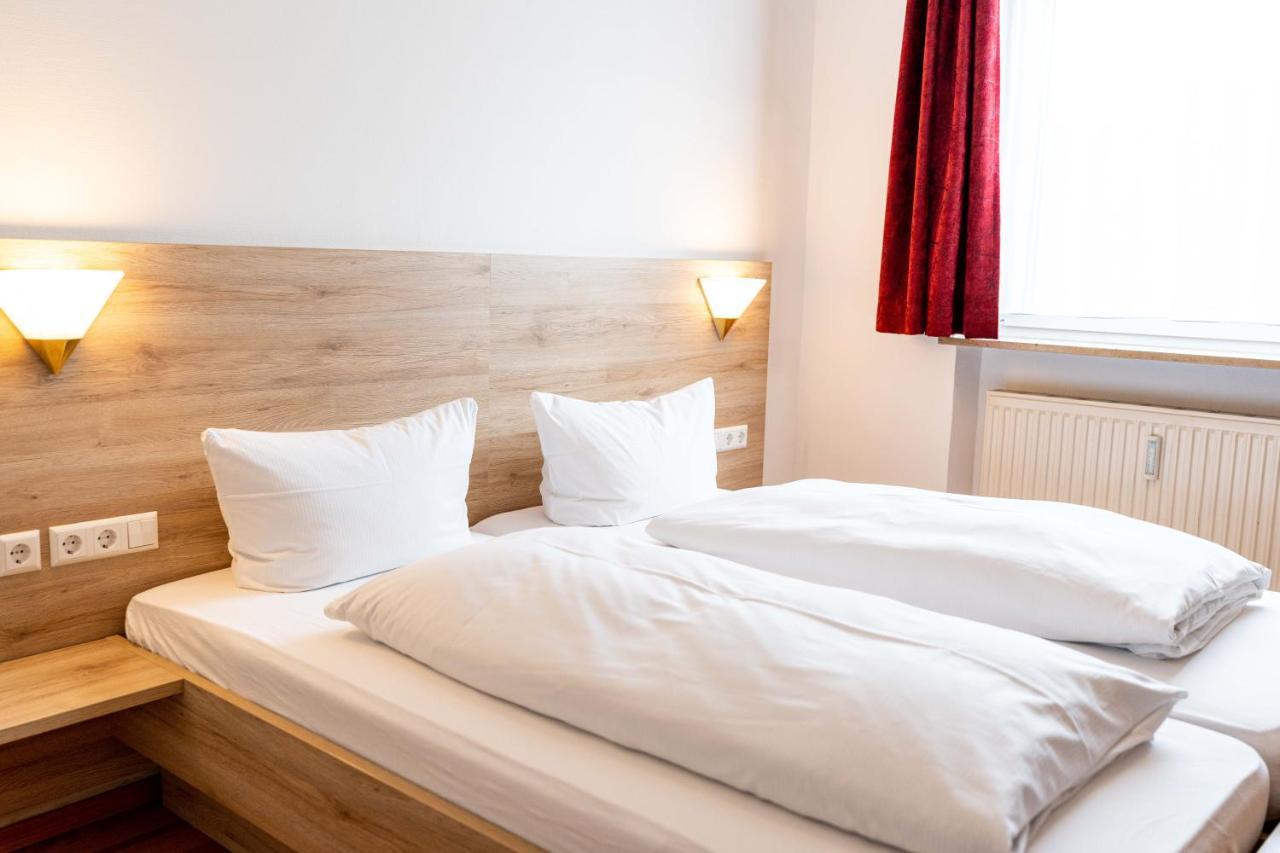 אולם Hotel Am Roemerplatz מראה חיצוני תמונה