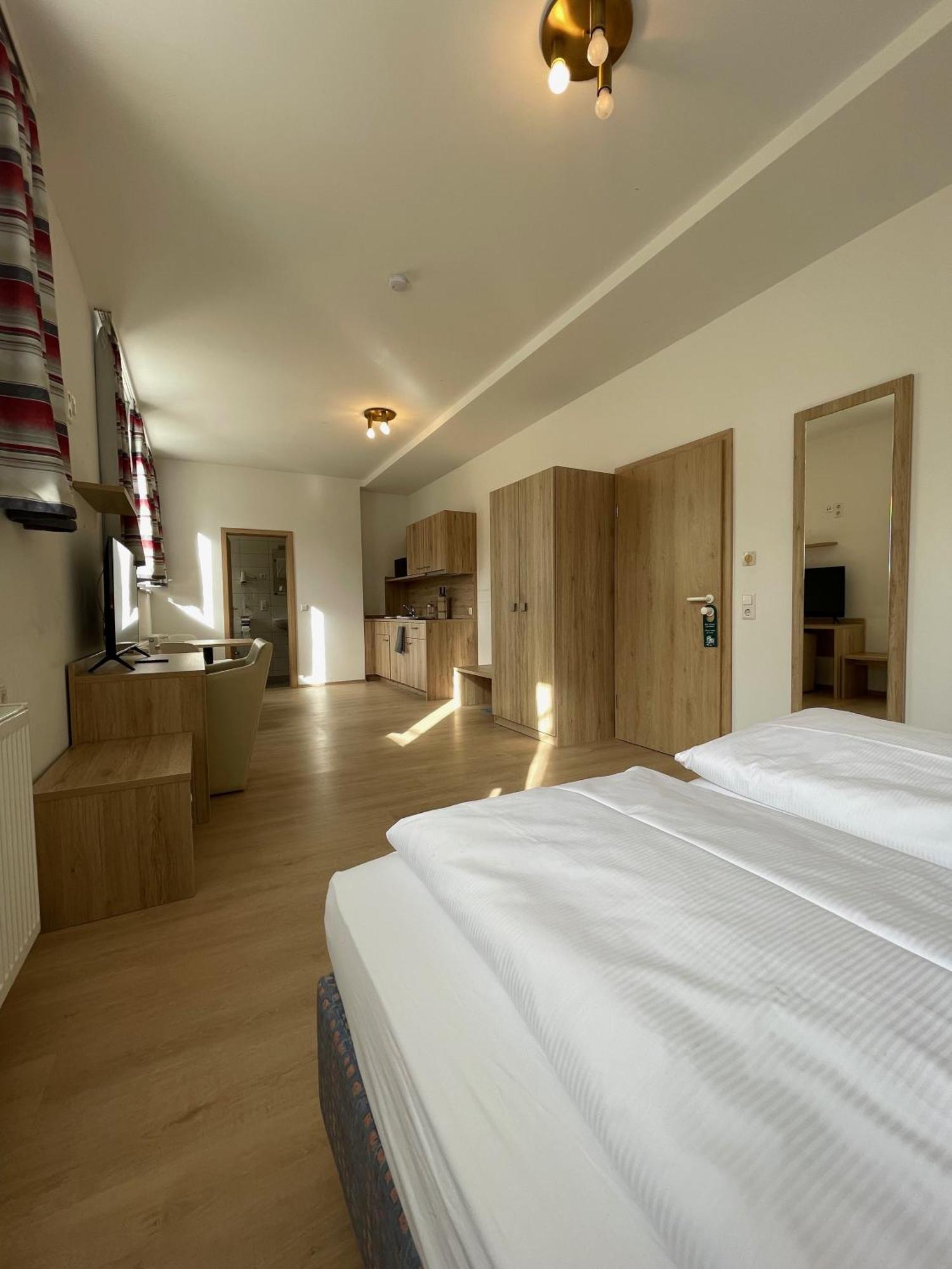 אולם Hotel Am Roemerplatz מראה חיצוני תמונה