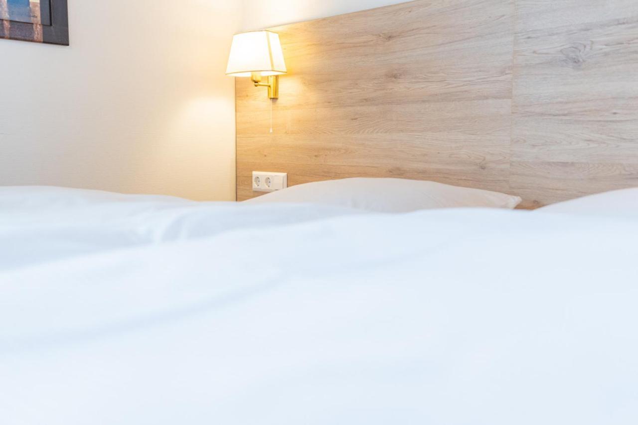 אולם Hotel Am Roemerplatz מראה חיצוני תמונה
